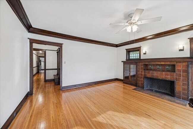 Foto del edificio - 5902 W Midway Park