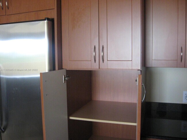 Foto del edificio - 8440 SW 8th St