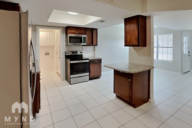 Foto del edificio - 7413 Waterway Dr