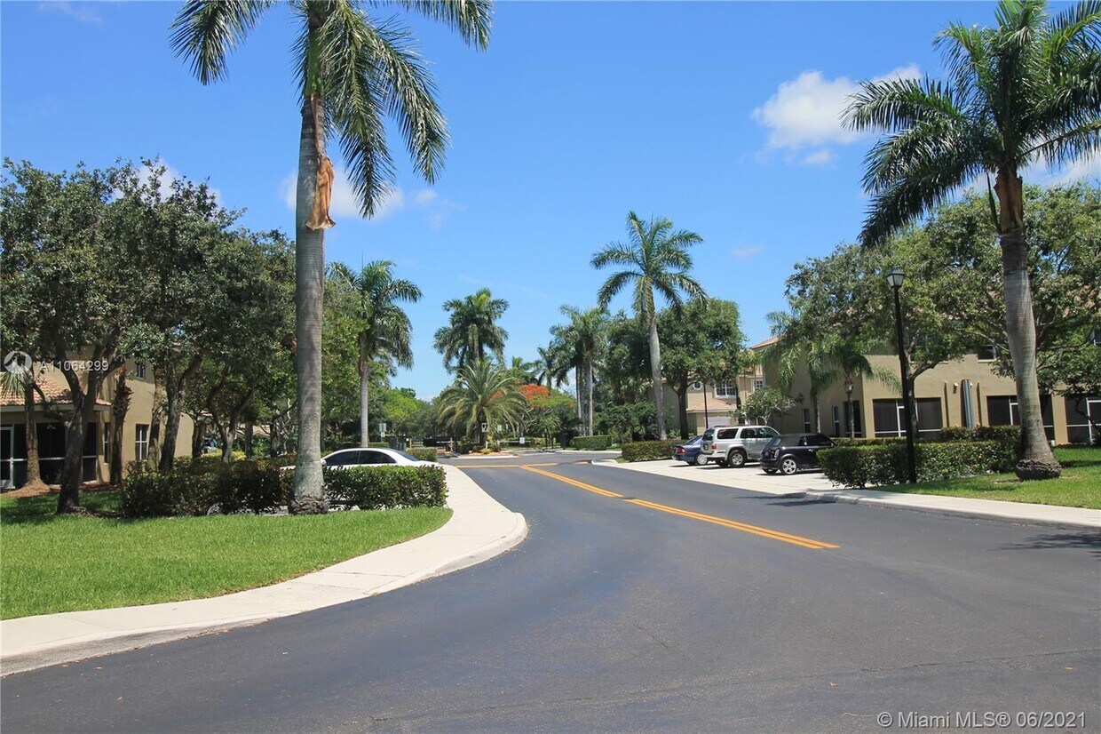 241 S W 122nd Terrace, Pembroke Pines, FL 33025 Townhouse for Rent in Pembroke Pines, FL