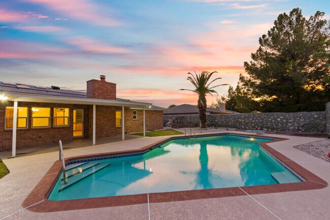 Building Photo - 6713 Cresta Bonita Dr