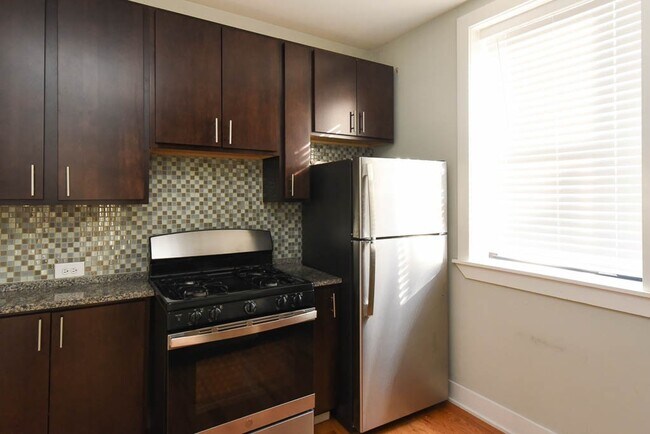 Foto del edificio - 4418 N Wolcott Ave