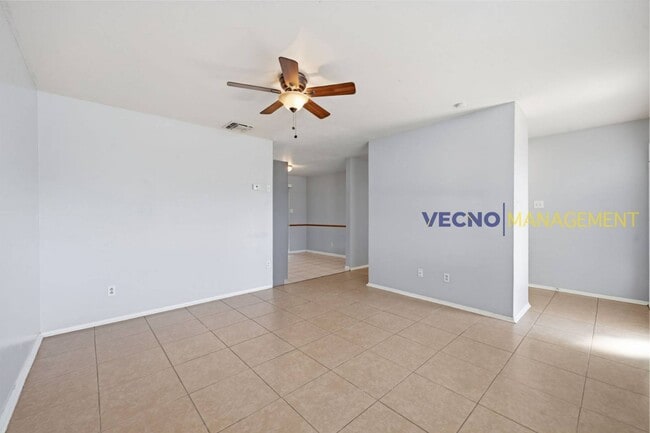 Foto del edificio - 701 Aviaton Ave