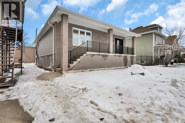 Photo du bâtiment - 651-655 STANLEY Unit# 1-4