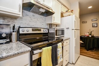 Building Photo - 8055 Cambridge St