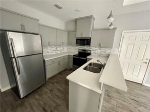 Building Photo - 3918 Las Vistas Ln