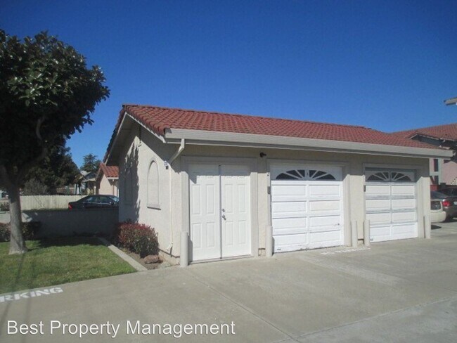 Building Photo - 37232 Magnolia St