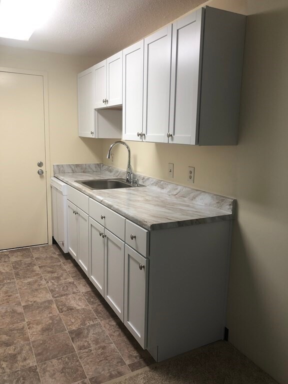 Foto del edificio - 44 Silver Hill Ln