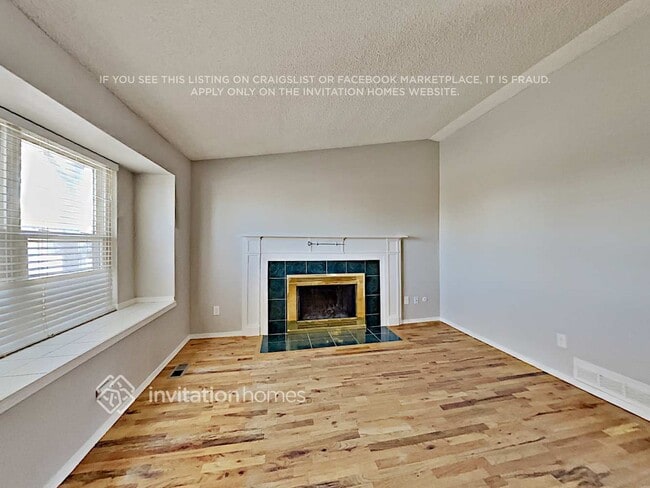 Building Photo - 1827 S Genoa St
