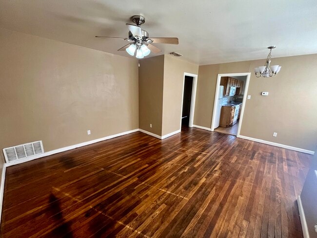 Foto del edificio - 4601 Elgin Ave