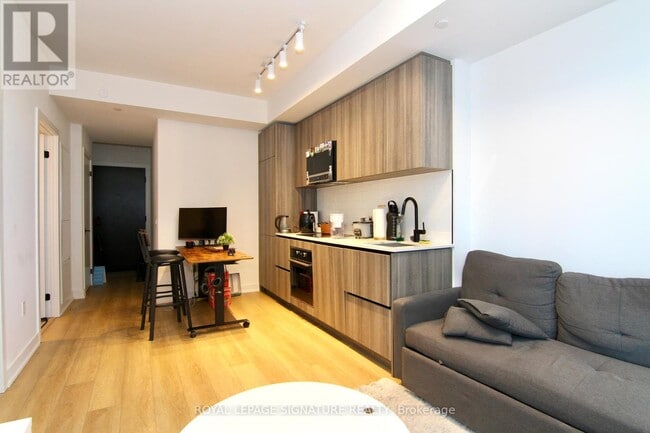 Photo du bâtiment - 117 Broadway Ave