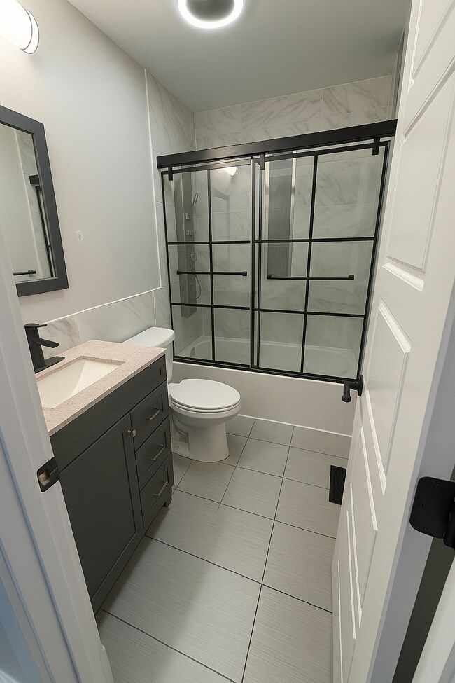 Foto del edificio - 5717 Lansdowne Ave