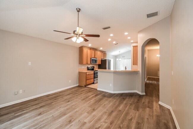 Building Photo - 2621 Fernleaf Dr