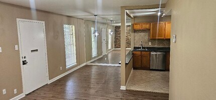 Building Photo - 8941 Gaylord Dr