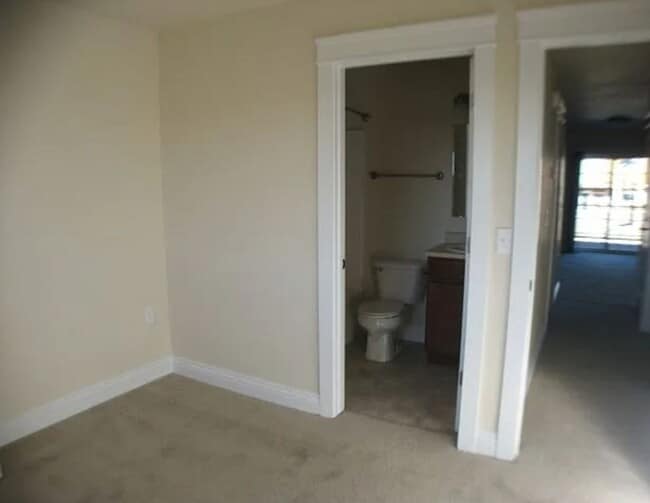 Building Photo - 115 Montalto Dr