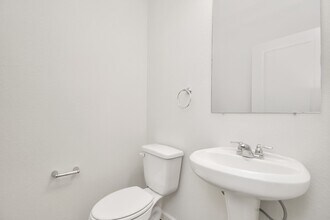 Building Photo - 7819 Royalwood Dr