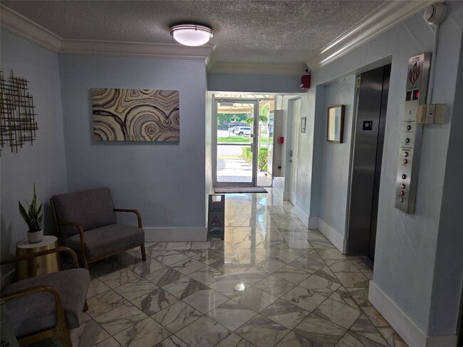 Foto del edificio - 2000 NE 135th St