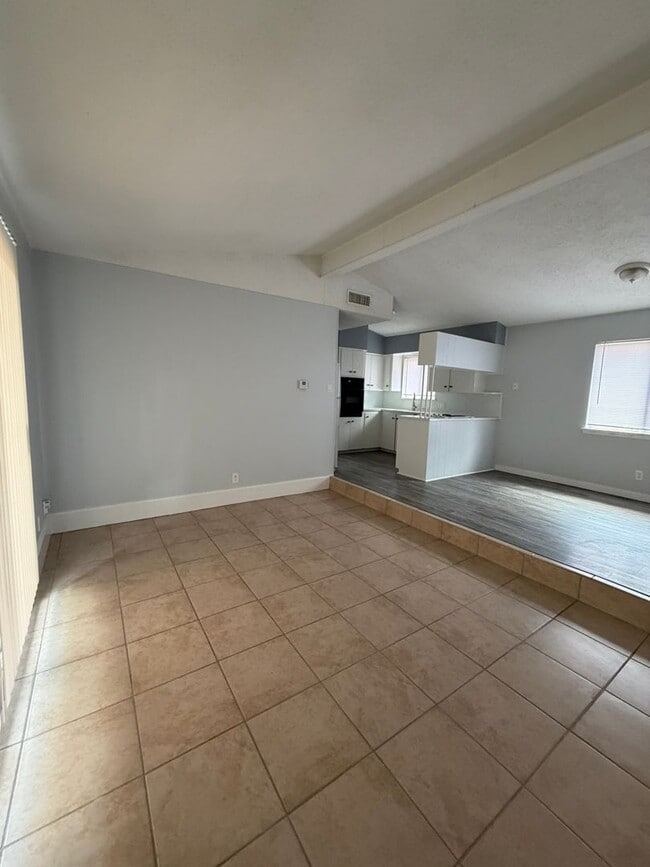 Building Photo - 2107 Alta Vista Ave