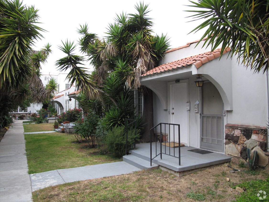 Foto del edificio - 1845-47 3/4 N. New Hampsh