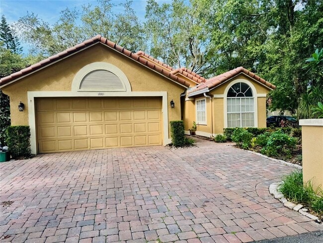 Building Photo - 1001 E Pebble Beach Cir