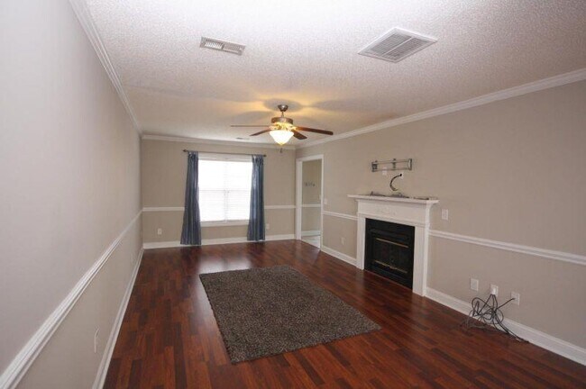 Foto del edificio - 4215 Dudleys Grant Dr