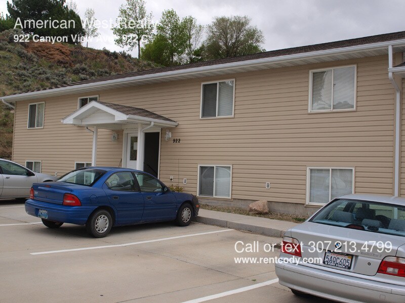 Primary Photo - 922 Canyon View Ave