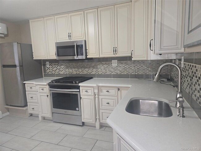 Building Photo - 19 Cardinal Ln