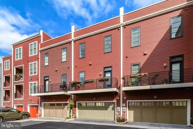 Building Photo - 2004 Potomac Ave