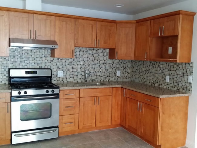 Building Photo - 242 Dennis Dr