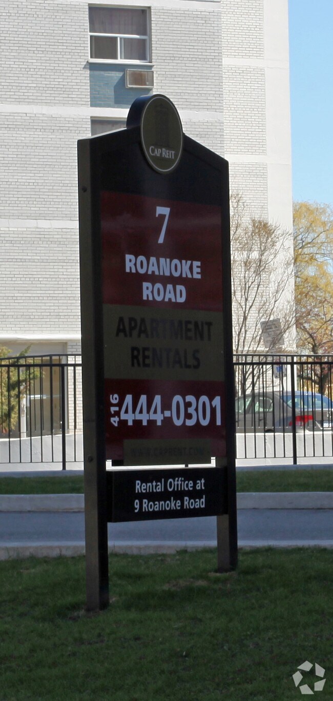 Photo du bâtiment - Roanoke Apartments