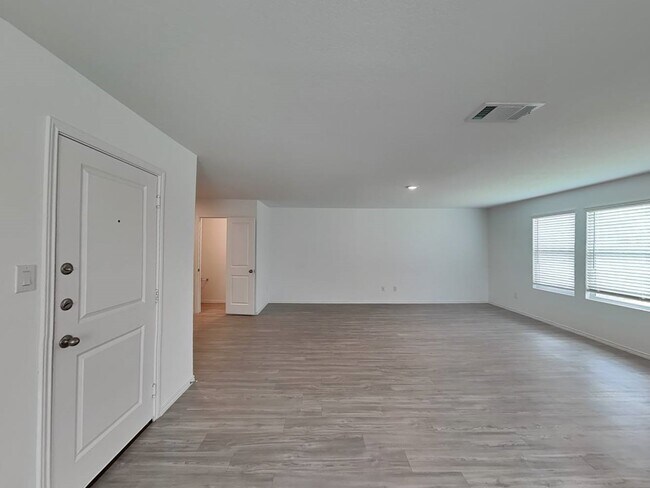 Foto del edificio - 144 Parish Ln