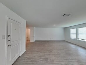 Building Photo - 144 Parish Ln