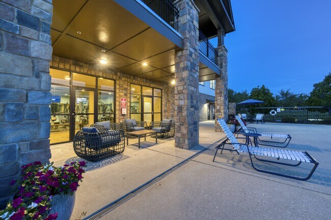 Foto del edificio - The Grove at Stone Park