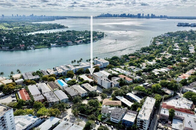 Foto del edificio - 993 Bay Dr