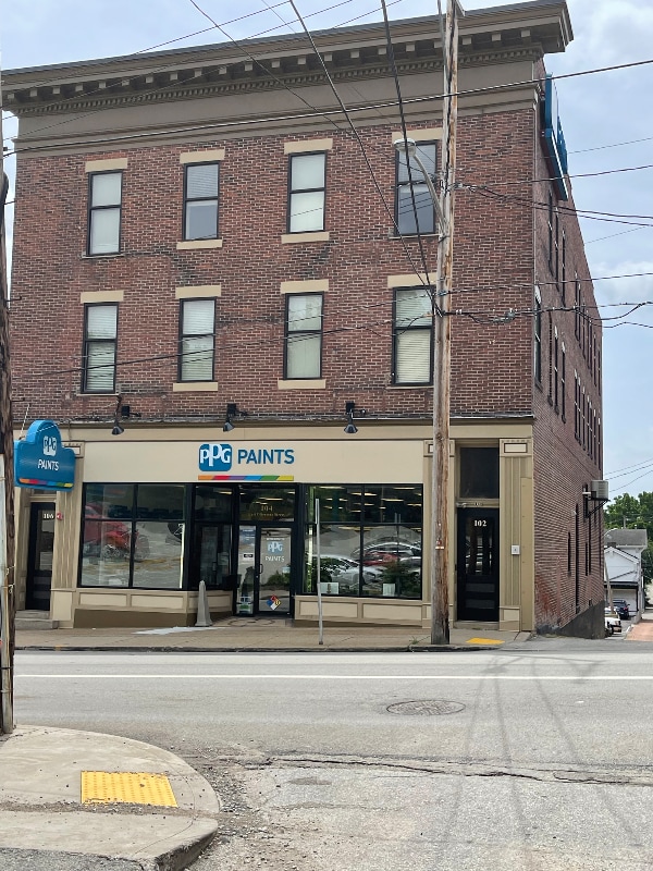 Building Photo - 102 E Otterman St