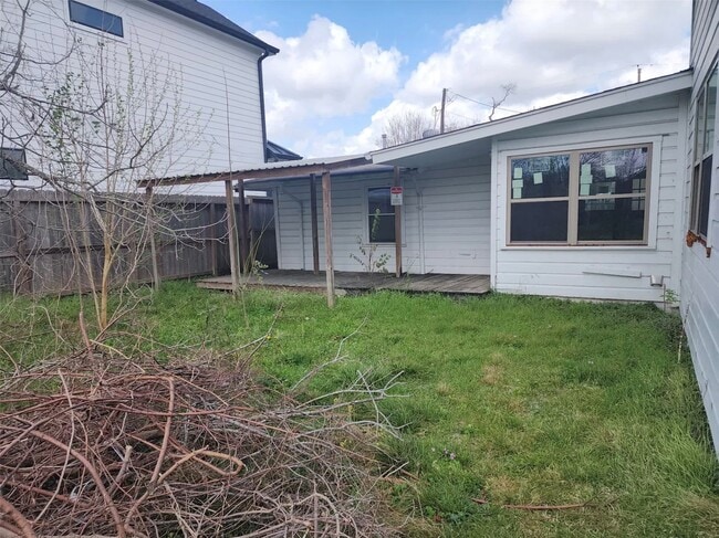Building Photo - 9021 Lomax St