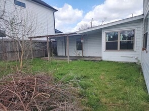 Building Photo - 9021 Lomax St