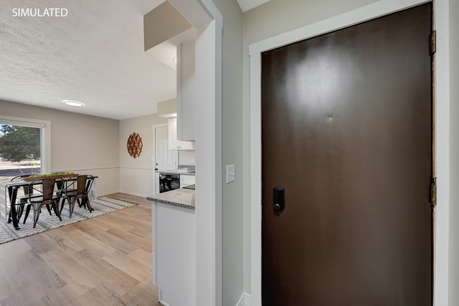 Building Photo - Look at this Ranch!