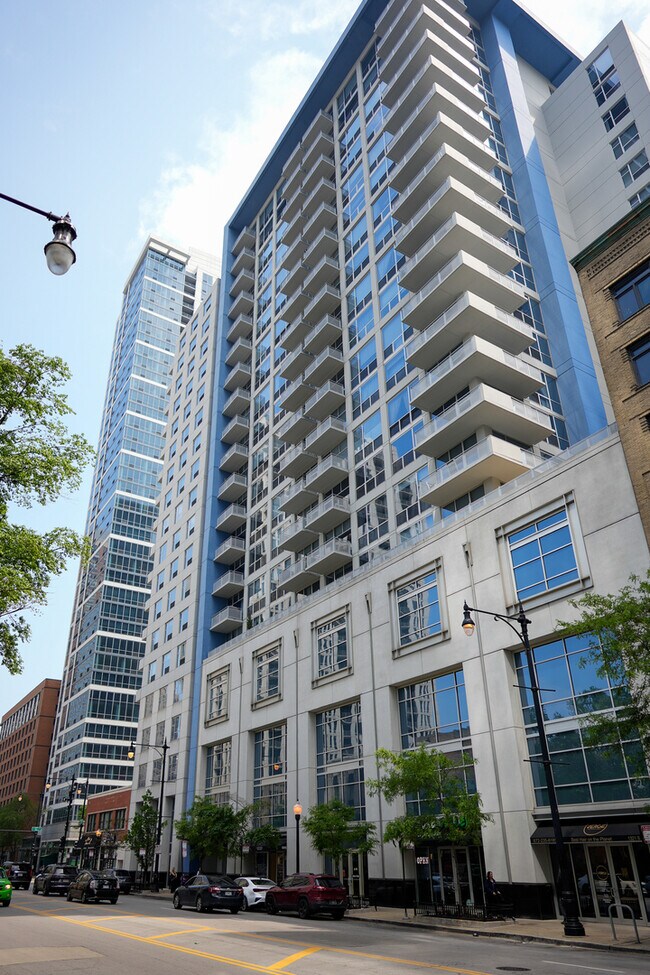 Foto del edificio - 1305 S Michigan Ave