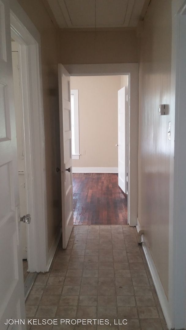 Building Photo - 3 br, 1 bath House - 318 E Huffman