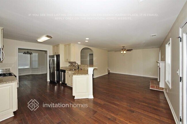 Building Photo - 380 Running Fawn Dr