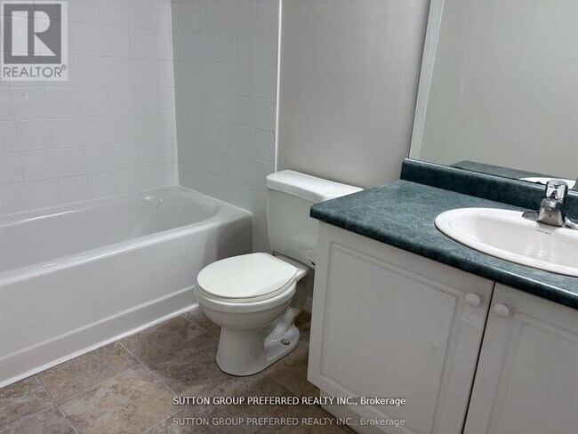 Building Photo - 331 Simpson Crescent
