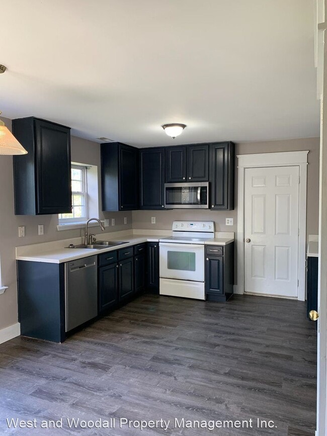 Building Photo - 4 br, 2.5 bath House - 7 Epping