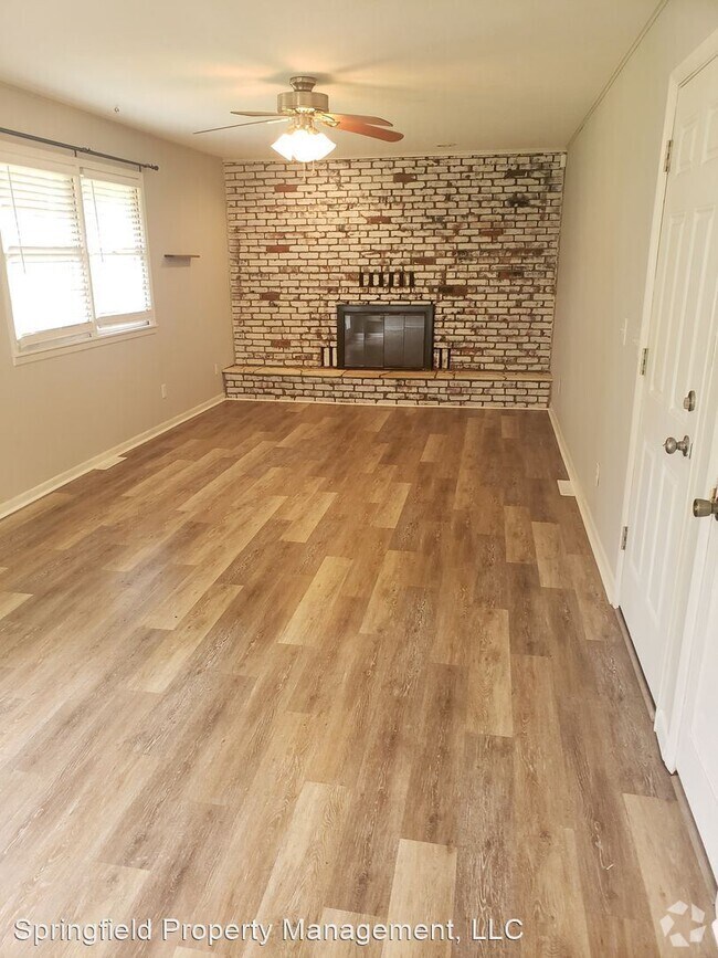 Cheap Park Village Circle Apartments for Rent Springfield, MO 2