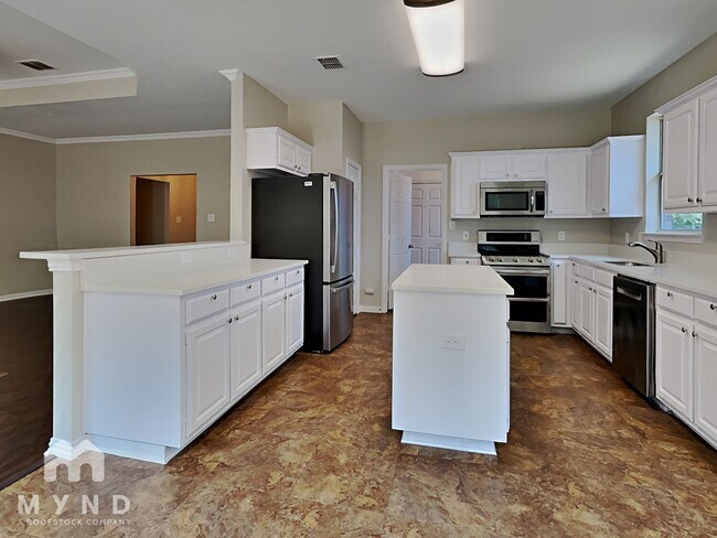 Foto del edificio - 2213 Creek Side Dr