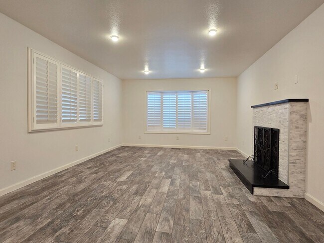 Building Photo - Large Campbell Home, Remodeled Inside, Gorgeous Kitchen, Large Master Suite, Beautiful Yards!