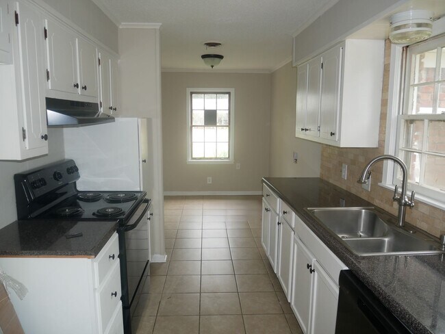 Building Photo - 2266 Carrolton Cove