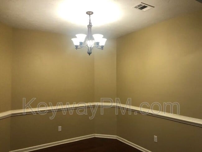 Foto del edificio - 1203 Derby Ln