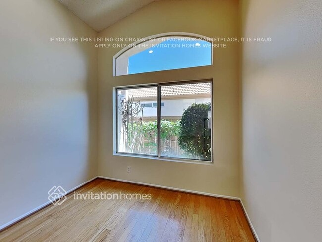 Foto del edificio - 28121 Orangegrove Ave