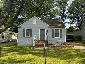 Building Photo - 2447 Twain Ave